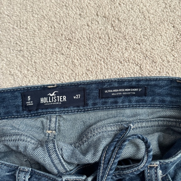 Hollister Ultra High-Rise Mom Short 3” - Picture 4 of 5